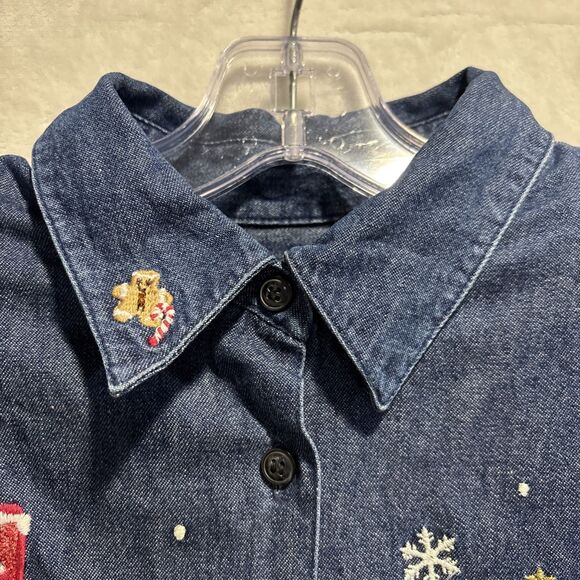 Karen Scott Denim Christmas Shirt Women's Medium Santa Claus Embroidered - Picture 6 of 16